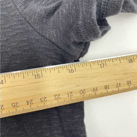 Marled V Neck Black Short Sleeve T Shirt- Small - Picture 5 of 6